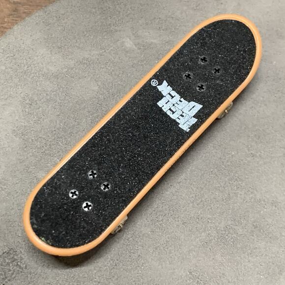 Vintage Tech Deck World Industries Fingerboard Boom Box Stereo Graphic - Picture 4 of 4